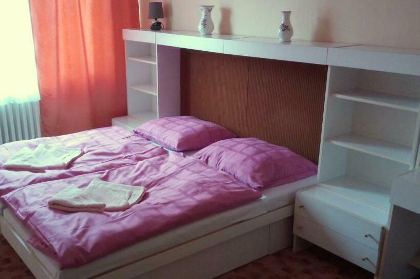 آپارتمان 1 خوابه همکف, Penzión Inštitút