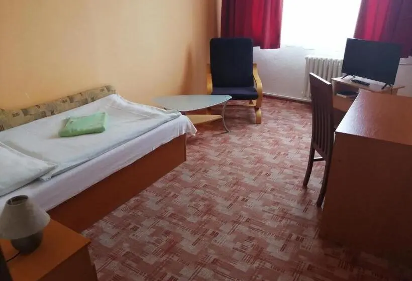 اتاق استاندارد یک نفره, Penzión Inštitút