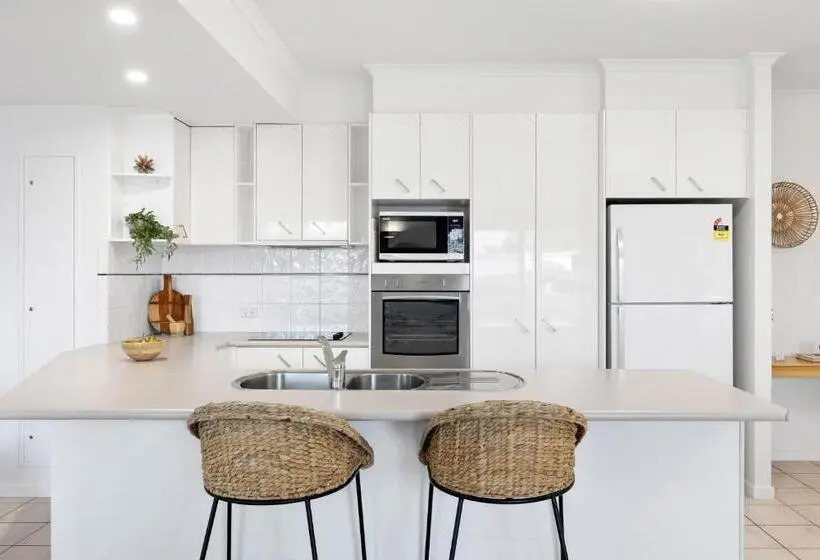 2 Bedrooms Apartment River View, Como Noosa