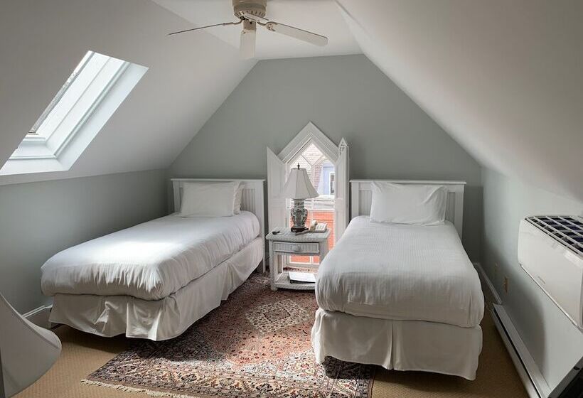 スタンダードルーム, Belfry Inn And Bistro