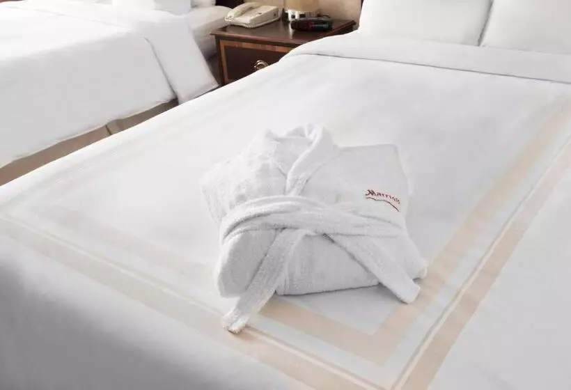２ダブルベッドのスタンダードルーム, Chicago Marriott Northwest