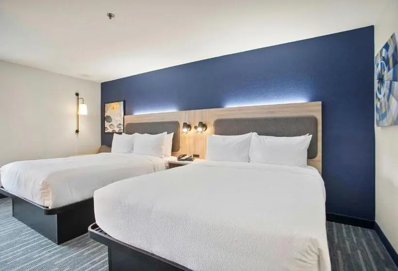 身障者適用クイーンサイズベッドルーム, City Express by Marriott Duluth