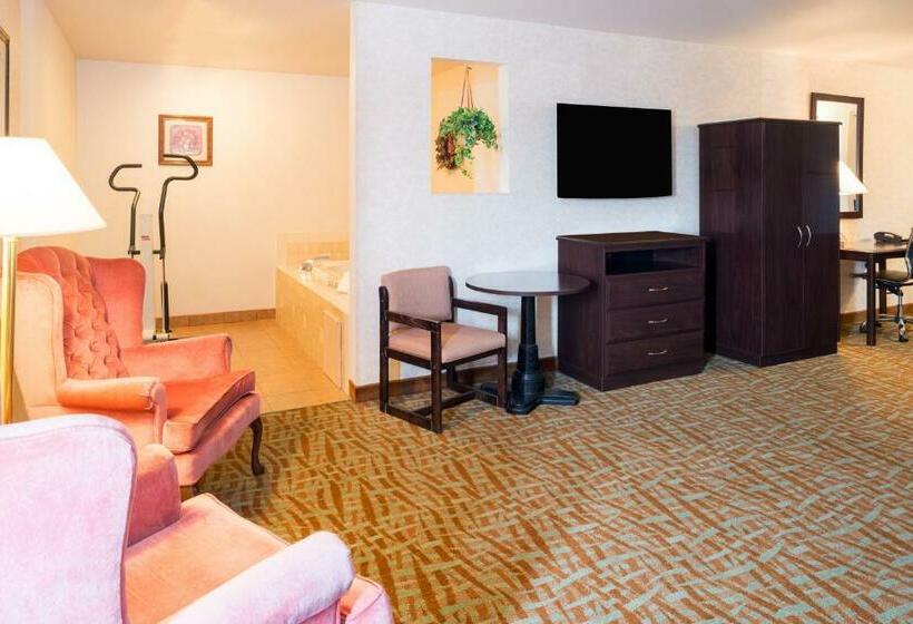 Люкс Deluxe Кровать Кинг, Days Inn & Suites By Wyndham Spokane Airport Airway Heights