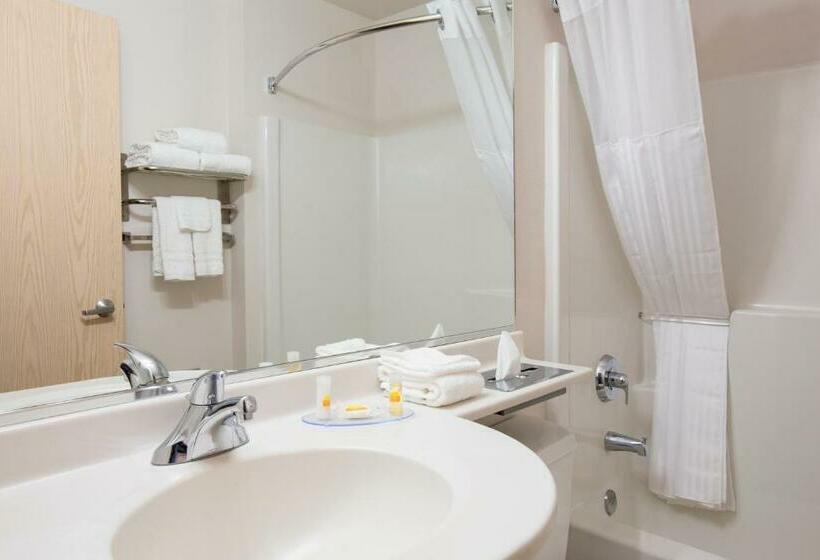 Deluxe Suite King Bed, Days Inn & Suites By Wyndham Spokane Airport Airway Heights
