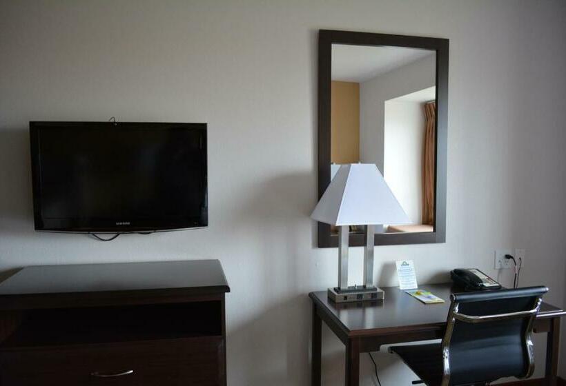 Студия Стандарт, Days Inn & Suites By Wyndham Spokane Airport Airway Heights