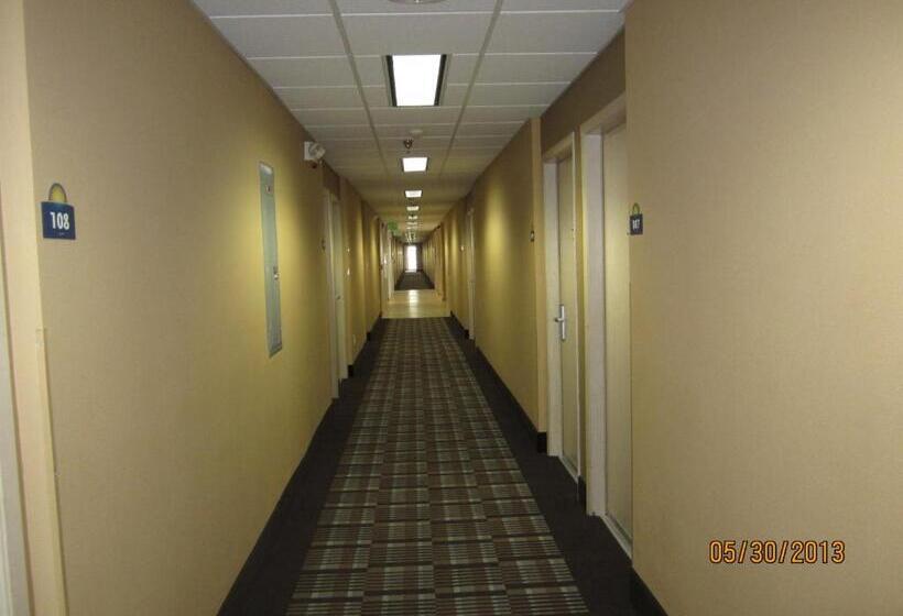 Номер Стандарт, Days Inn & Suites By Wyndham Spokane Airport Airway Heights