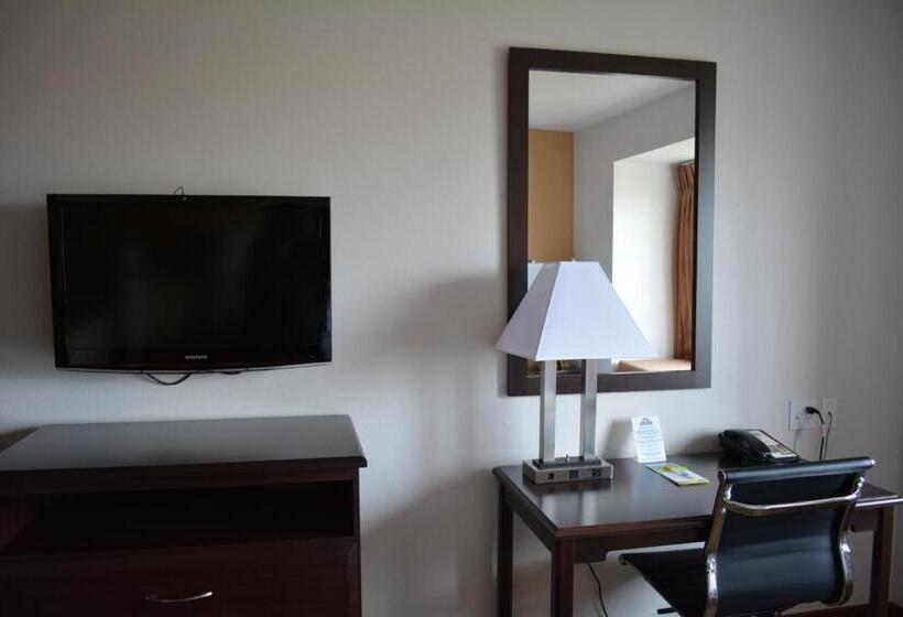 Номер Стандарт Адаптированный для Инвалидов, Days Inn & Suites By Wyndham Spokane Airport Airway Heights