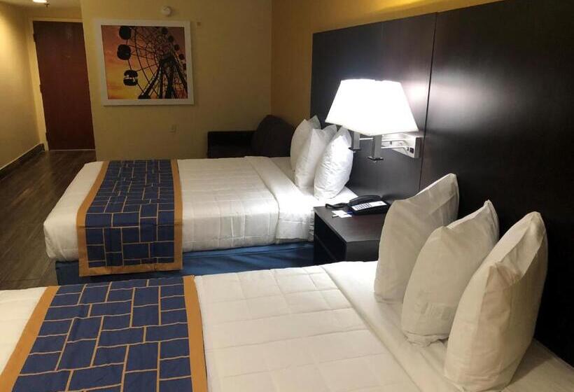 Engelliler için Standart Oda, Days Inn & Suites By Wyndham Tampa / Raymond James Stadium