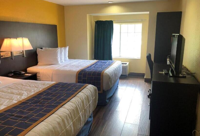 Standart Oda, Days Inn & Suites By Wyndham Tampa / Raymond James Stadium