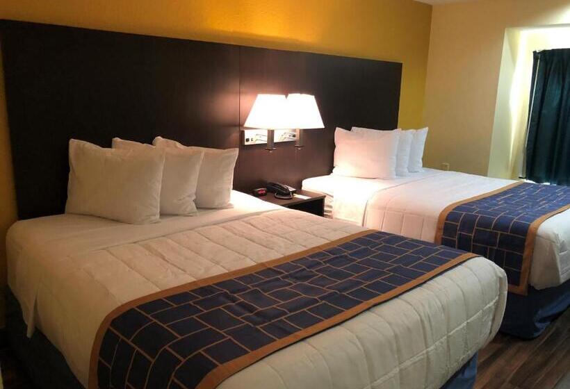 Standart Oda, Days Inn & Suites By Wyndham Tampa / Raymond James Stadium