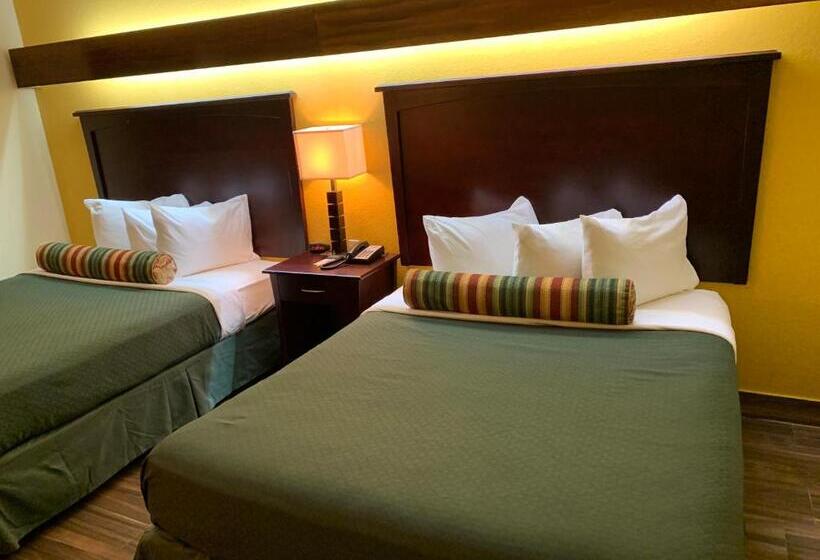 Süit, Days Inn & Suites By Wyndham Tampa / Raymond James Stadium