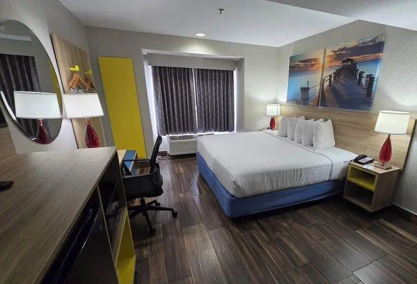 身障者適用スイートルーム, Days Inn & Suites By Wyndham Tampa / Raymond James Stadium