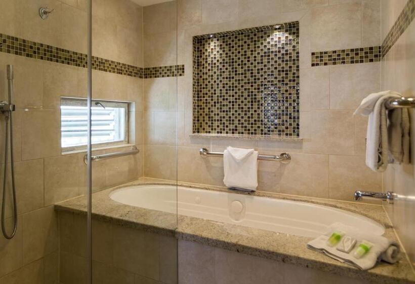 バルコニー付スイート, Galleon Resort And Marina