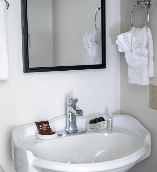 اتاق لوکس با تخت بزرگ, Historic Streetcar Inn