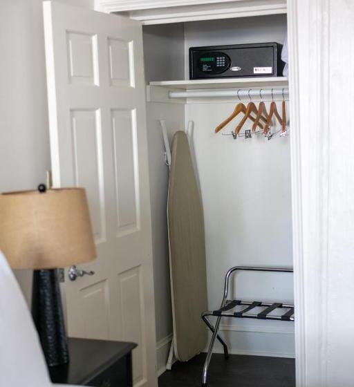 اتاق استاندارد با تخت بزرگ, Historic Streetcar Inn