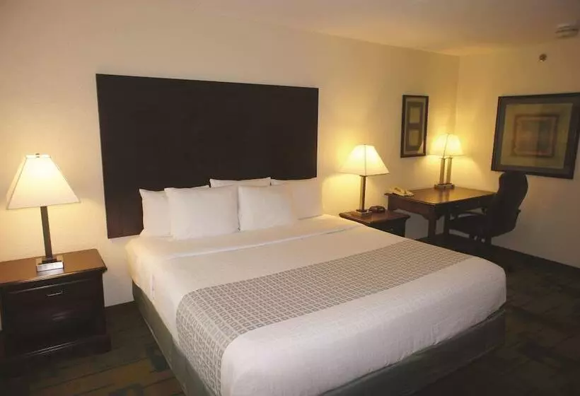 سوئیت برای معلولان, La Quinta By Wyndham Boston Somerville