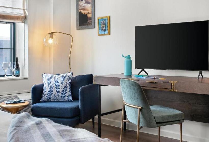 غرفة قياسية, Landmark Inn