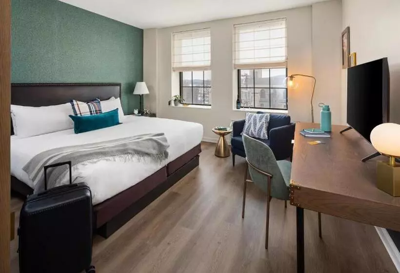 اتاق استاندارد با تخت بزرگ, Landmark Inn