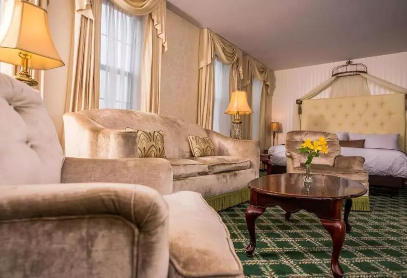 سوئیت با تخت بزرگ, Landmark Inn