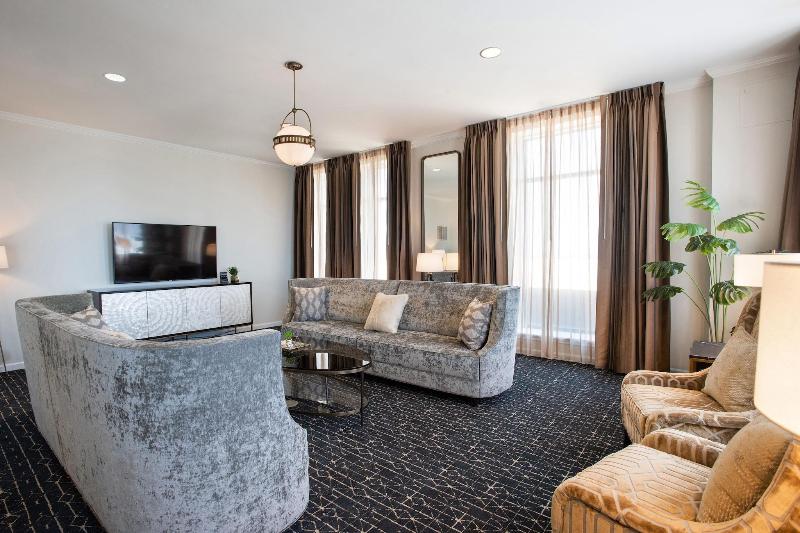 جناح رئاسى, Magnolia Hotel Houston, A Tribute Portfolio