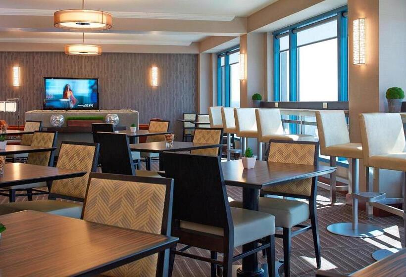 غرفه قياسيه سريرين مزدوجين, Milwaukee Marriott West