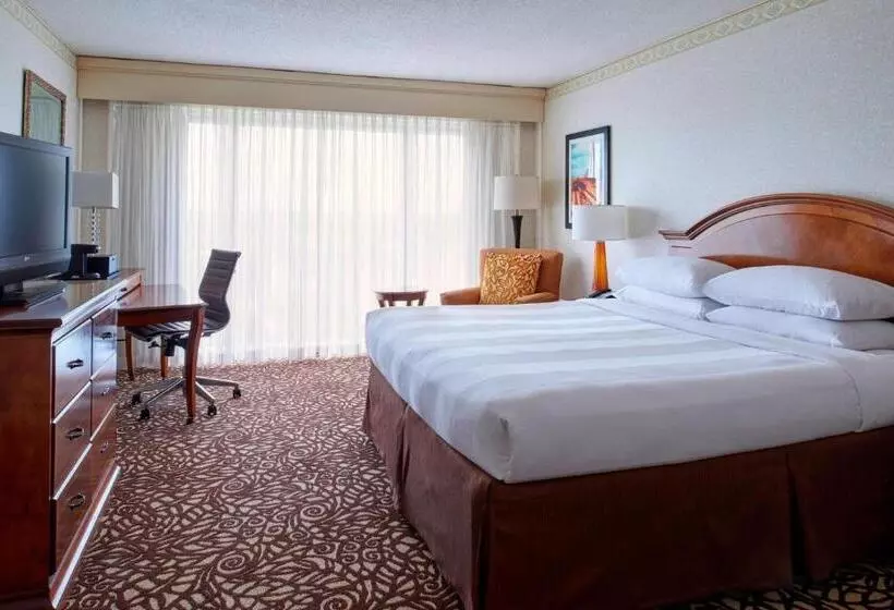 Deluxe-huone Soveltuu Liikuntarajoitteisille, Milwaukee Marriott West