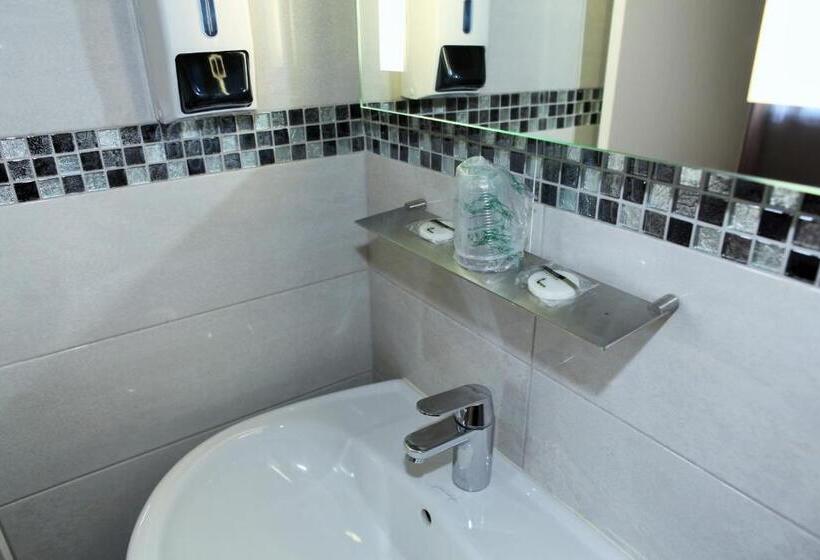 اتاق استاندارد, Montpensier