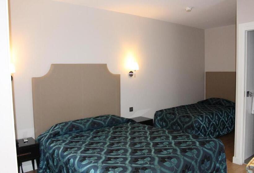 اتاق استاندارد سه نفره, Montpensier