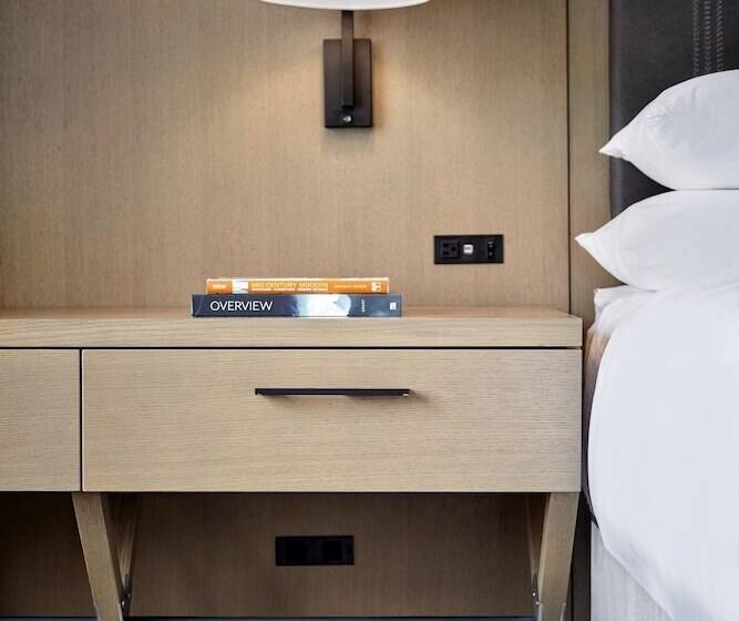 غرفه قياسيه سريرين مزدوجين, Seattle Marriott Redmond