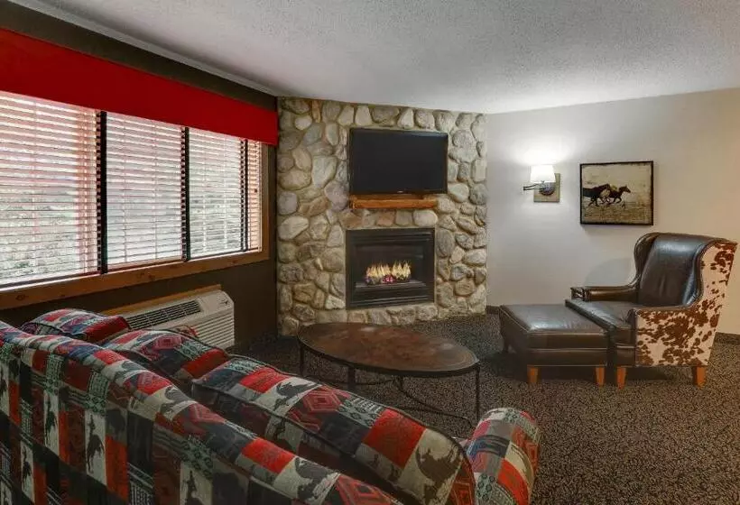 سوییت سوپریور, Stoney Creek Inn Quincy