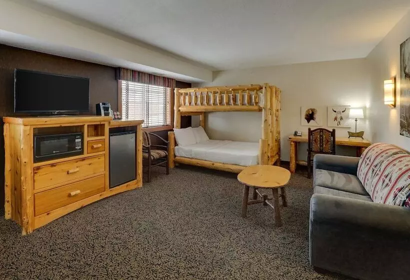 سوییت خانوادگی, Stoney Creek Inn Quincy