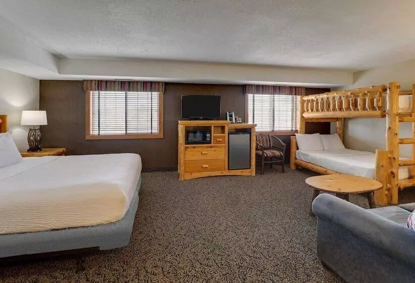 سوییت خانوادگی, Stoney Creek Inn Quincy