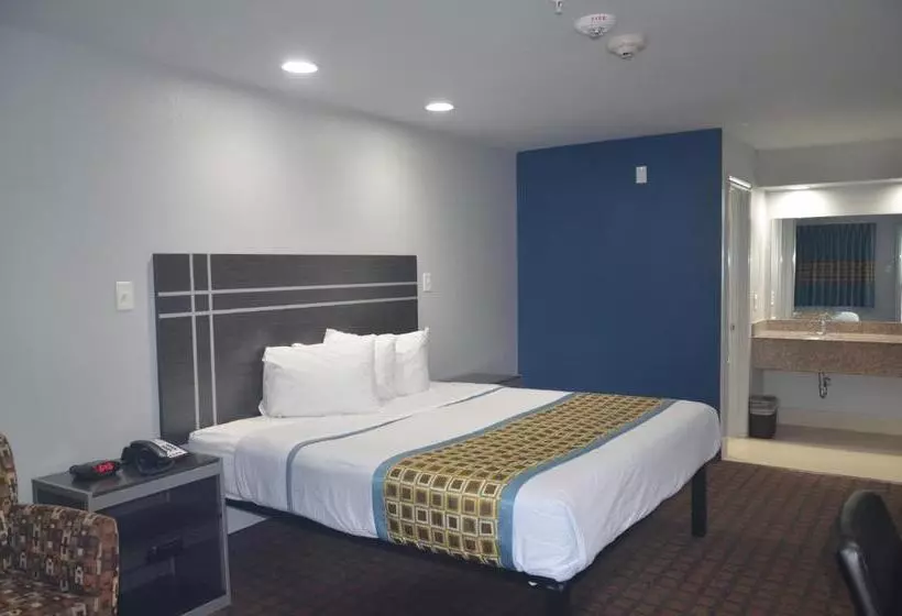 Standard-huone King-vuode, Travelers Inn