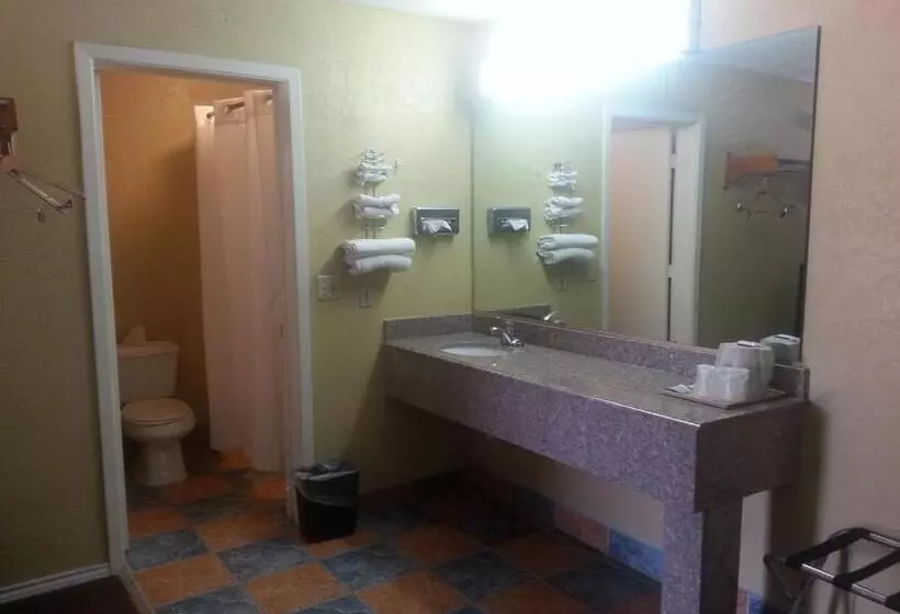 Standard-huone, Travelers Inn