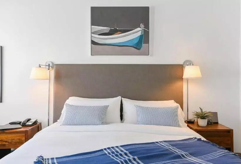 اتاق استاندارد با تخت بزرگ, Waters Edge