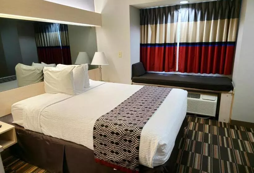 スタンダードスタジオ, Microtel Inn & Suites Claremore
