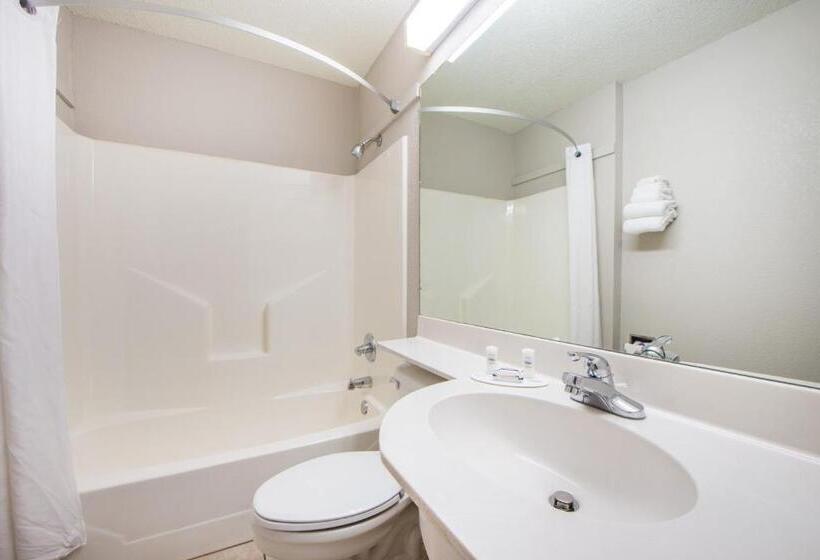 إستوديو قياسى, Microtel Inn & Suites Claremore