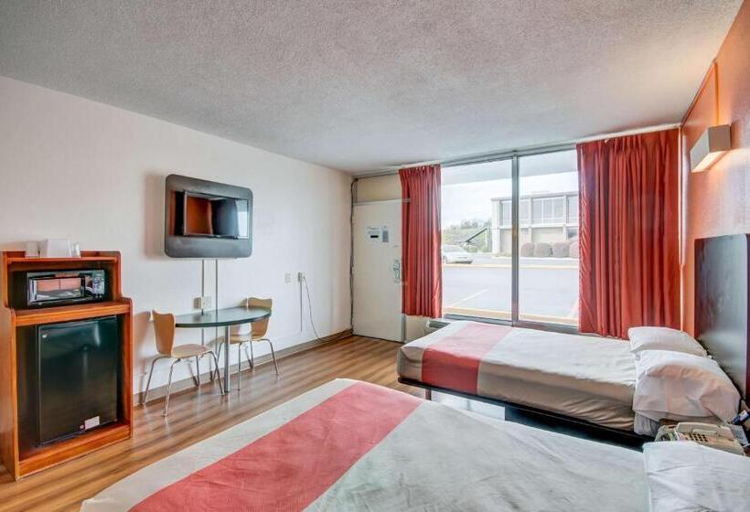 חדר דלוקס לארבעה, Motel 6 Somerset, Ky