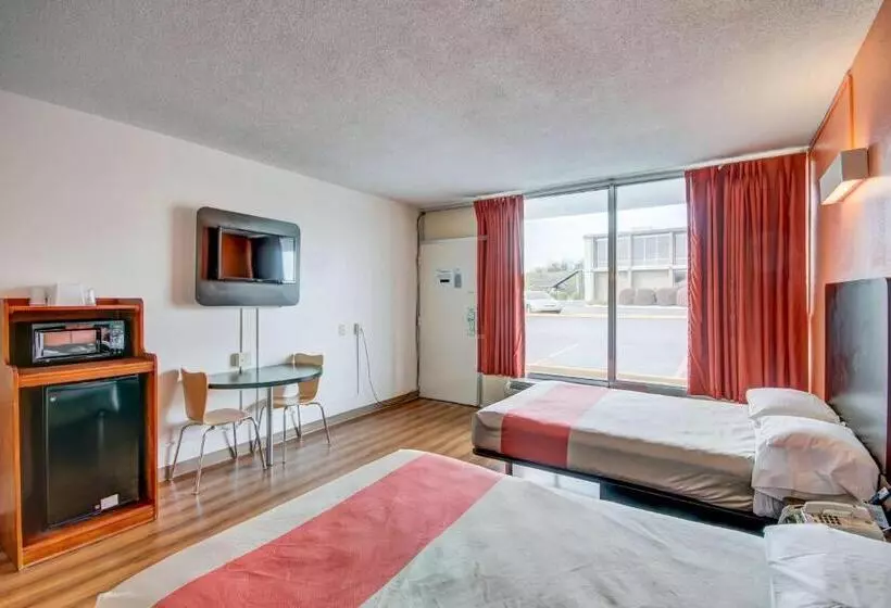 デラックスの４人部屋, Motel 6 Somerset, Ky