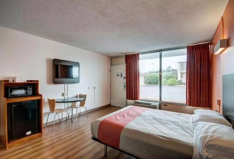 キングサイズベッドのデラックスルーム, Motel 6 Somerset, Ky
