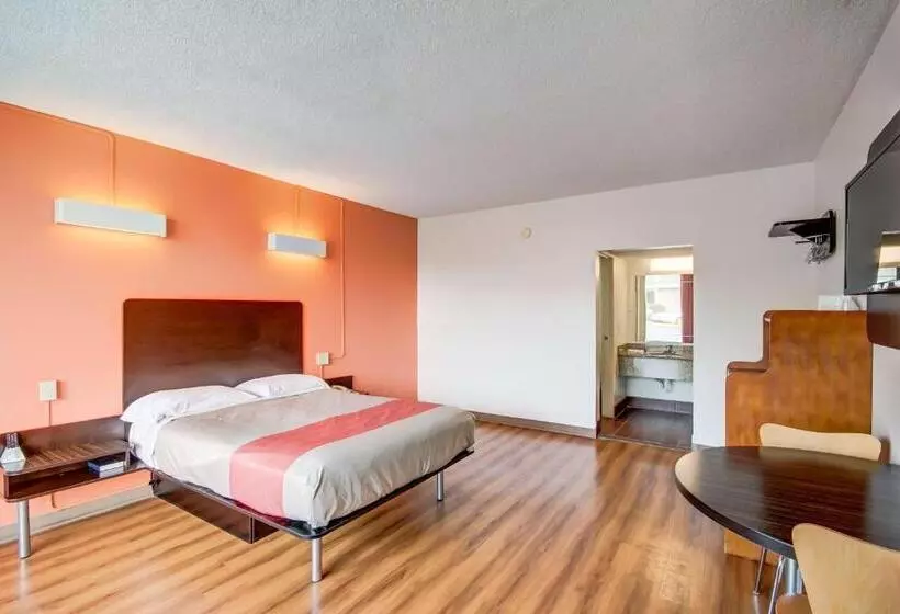 キングサイズベッドのデラックスルーム, Motel 6 Somerset, Ky