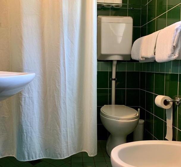 带阳台的三人标准间, Garni Picnic