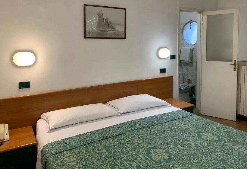 带阳台的三人标准间, Garni Picnic