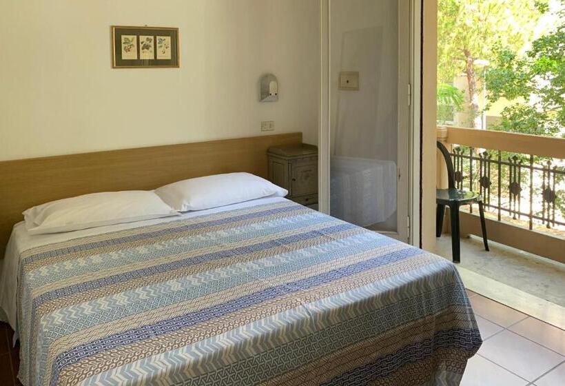 带阳台的标准单人间, Garni Picnic