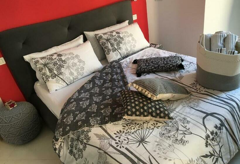 غرفة ديلوكس, Intra Rooms