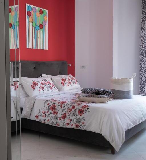 غرفة ديلوكس, Intra Rooms