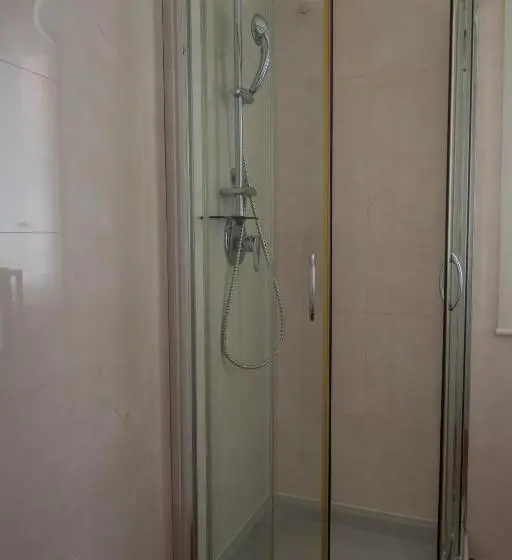 ベーシックルーム, Intra Rooms
