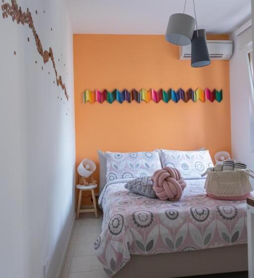 غرفة أساسية, Intra Rooms