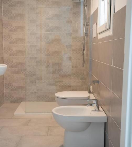 غرفة قياسية, Intra Rooms