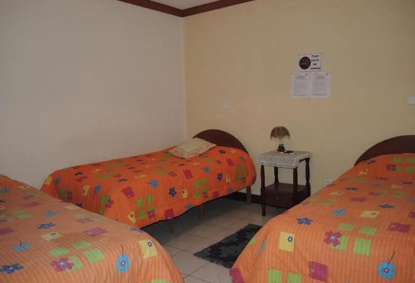 اتاق استاندارد سه تخته با سرویس بهداشتی مشترک, Hostal Valle Hermoso